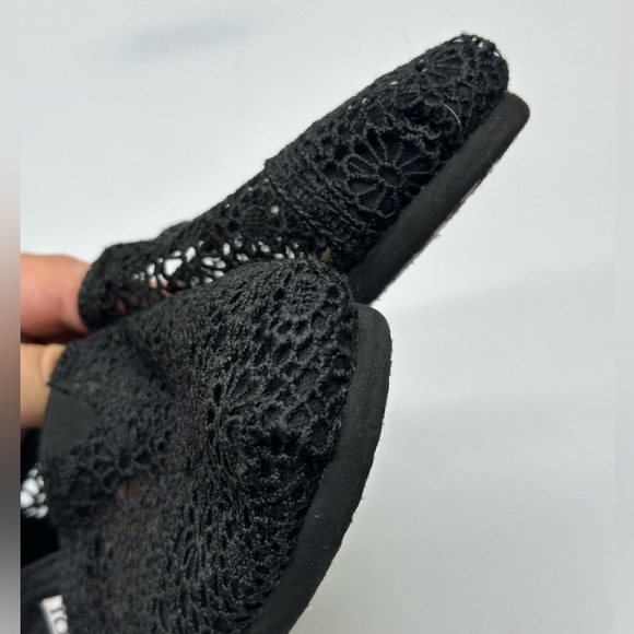 (2 Pairs) TOMS Women's (1) Turquoise‎ (1) Black Lace Flats (S50) - Picture 10 of 13